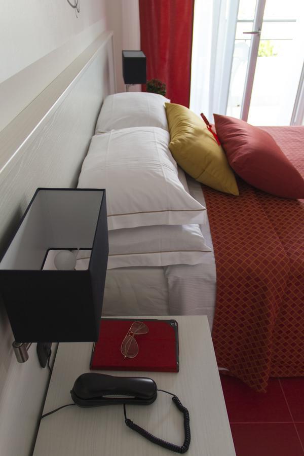 Hotel Villa Chiara Terracina Kültér fotó