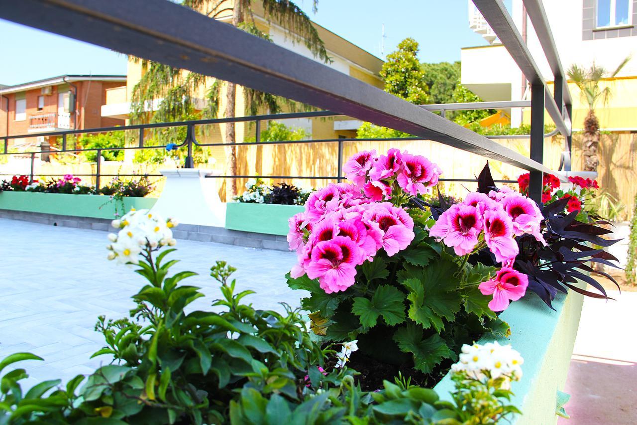 Hotel Villa Chiara Terracina Kültér fotó